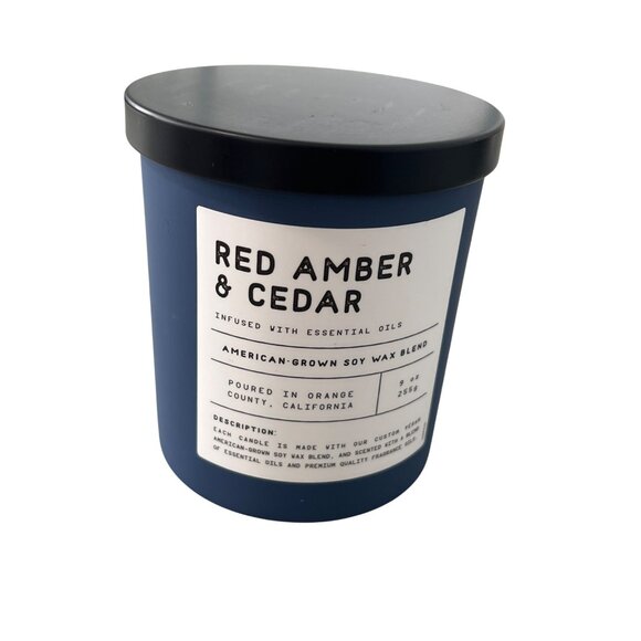 Leoben Company Red Amber & Cedar 9 Oz Scented Candle Vegan Soy Wax Blend - Picture 1 of 5